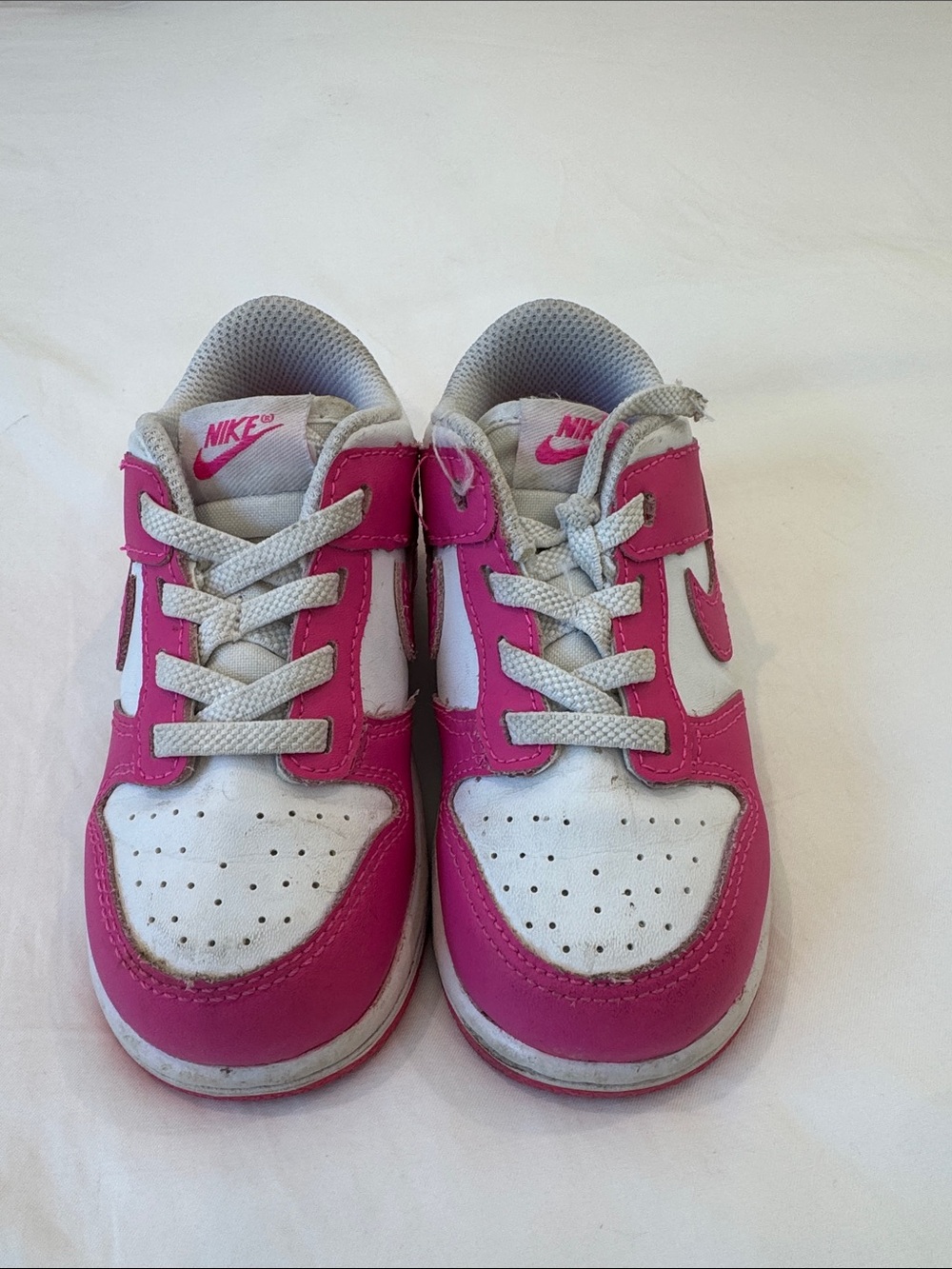 Nike Kids White and Pink Low-Top Sneakers